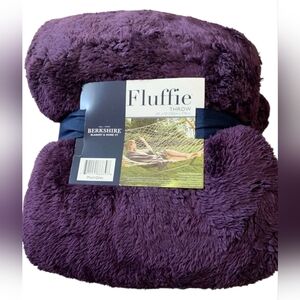 Berkshire Fluffie Plum Throw Blanket 60x70 NEW With Tags